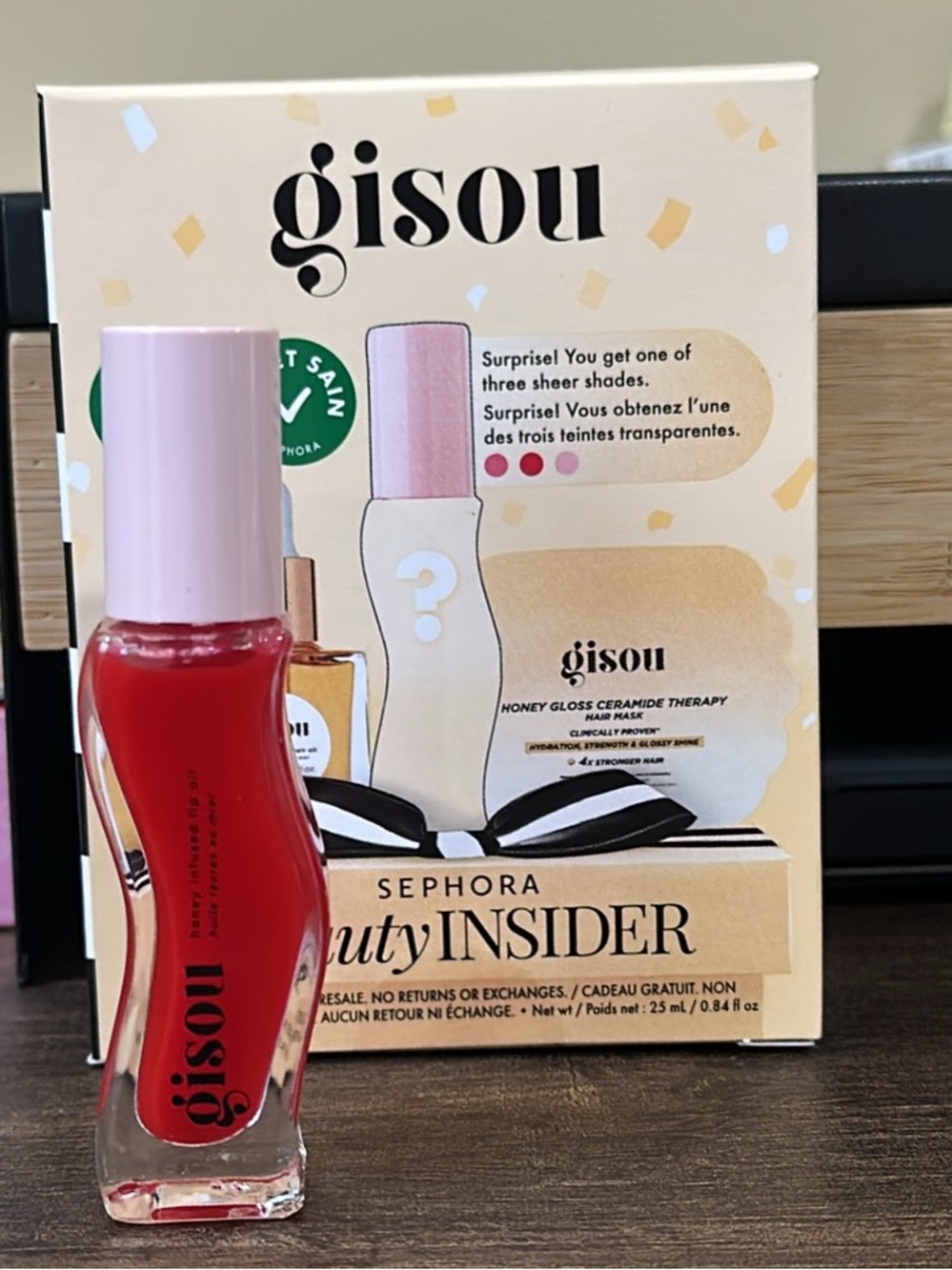 gisou honey infused lip oil- Strawberry Sorbet - Sheer Pinky Red- 8ml/0.27 oz